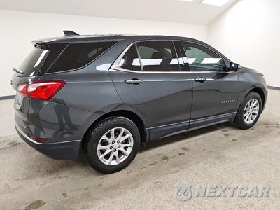 Trzecie zdjęcie samochodu z tyłu: 2019 CHEVROLET EQUINOX LT VIN:3GNAXKEV7KS604602 - miniatura