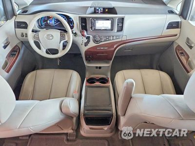 Zdjęcie 8 z 14 samochodu: 2014 TOYOTA SIENNA XLE 8-PASSENGER VIN:5TDYK3DC1ES453986 - miniatura