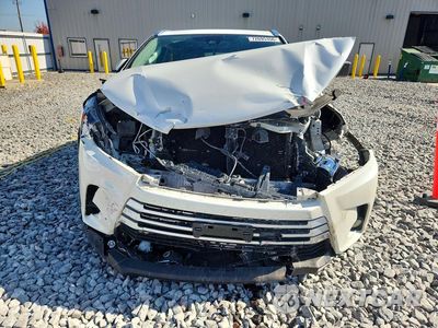 Piąte zdjęcie samochodu w środku: 2017 TOYOTA HIGHLANDER XLE VIN:5TDJZRFH5HS434001 - miniatura