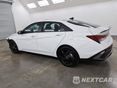 Drugie zdjęcie samochodu z przodu: 2026 HYUNDAI ELANTRA SEL SPORT VIN:KMHLM4DG6TU152440 - miniatura