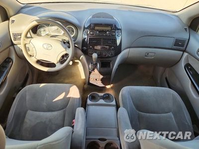 Zdjęcie 8 z 13 samochodu: 2005 TOYOTA SIENNA LE 7 PASSENGER VIN:5TDZA23C35S358140 - miniatura
