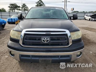 Piąte zdjęcie samochodu w środku: 2013 TOYOTA TUNDRA CREWMAX SR5 VIN:5TFDW5F15DX283988 - miniatura