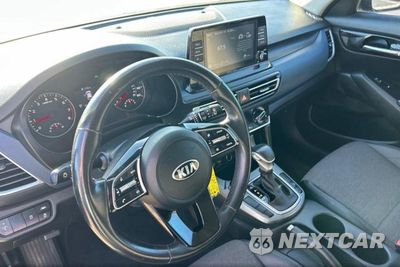 Zdjęcie 9 z 14 samochodu: 2021 KIA SELTOS S VIN:KNDEU2AAXM7139045 - miniatura