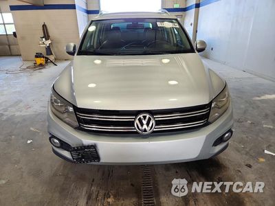 Piąte zdjęcie samochodu w środku: 2016 VOLKSWAGEN TIGUAN S VIN:WVGAV7AX4GW574873 - miniatura