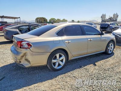 Trzecie zdjęcie samochodu z tyłu: 2015 VOLKSWAGEN PASSAT S VIN:1VWAT7A34FC116982 - miniatura