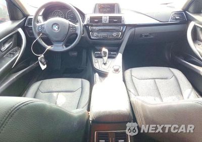Zdjęcie 8 z 12 samochodu: 2016 BMW 320 XI VIN:WBA8E5G57GNT41263 - miniatura