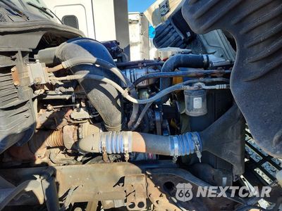 Zdjęcie 11 z 13 samochodu: 2010 FREIGHTLINER CASCADIA SEMI TRUCK VIN:1FUJGLDR5ASAS4628 - miniatura