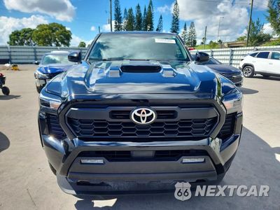 Piąte zdjęcie samochodu w środku: 2025 TOYOTA TACOMA TRD SPORT VIN:3TMKB5FN1SM035617 - miniatura