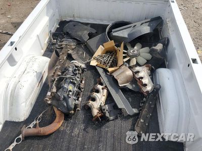 Zdjęcie 12 z 13 samochodu: 2003 CHEVROLET SILVERADO K2500 HEAVY DUTY VIN:1GCHK24UX3E118375 - miniatura