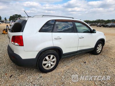 Trzecie zdjęcie samochodu z tyłu: 2011 KIA SORENTO LX VIN:5XYKT4A15BG162928 - miniatura