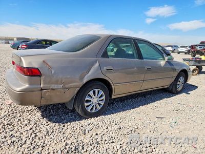 Trzecie zdjęcie samochodu z tyłu: 1999 TOYOTA CAMRY LE VIN:4T1BG22KXXU421852 - miniatura
