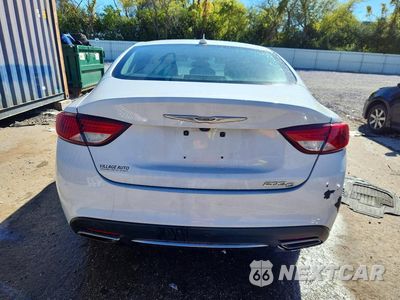 Zdjęcie 6 z 12 samochodu: 2015 CHRYSLER 200 C VIN:1C3CCCCG1FN501803 - miniatura