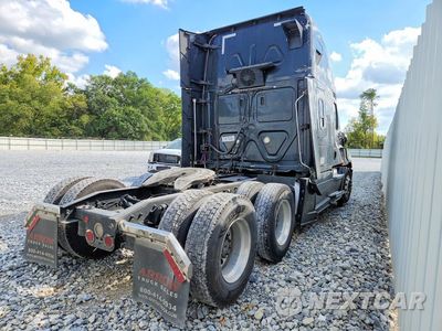 Trzecie zdjęcie samochodu z tyłu: 2018 FREIGHTLINER CASCADIA 126 SEMI TRUCK VIN:3AKJHHDR4JSJP4493 - miniatura