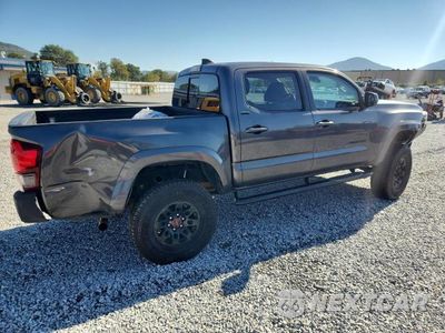 Trzecie zdjęcie samochodu z tyłu: 2020 TOYOTA TACOMA SR5 V6 VIN:3TMAZ5CN2LM116431 - miniatura