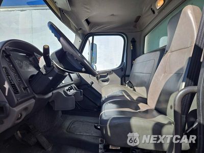 Zdjęcie 7 z 12 samochodu: 2010 FREIGHTLINER BUSINESS CLASS M2 BOX TRUCK VIN:1FVACYBS0ADAR3225 - miniatura