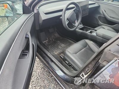 Zdjęcie 8 z 12 samochodu: 2024 TESLA MODEL 3 VIN:5YJ3E1EA9RF871600 - miniatura