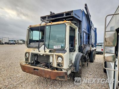 2010 MACK MRU600 REFUSE TRUCK 1M2AV02C3AM005129 - główne zdjęcie licytacji z USA - miniatura