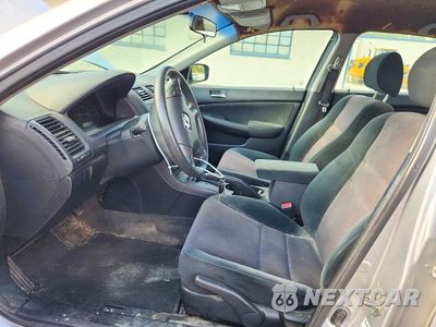 Zdjęcie 7 z 12 samochodu: 2003 HONDA ACCORD LX VIN:3HGCM563X3G712131 - miniatura