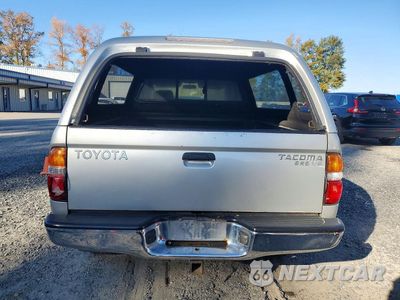Zdjęcie 6 z 13 samochodu: 2003 TOYOTA TACOMA V6 VIN:5TEWN72N23Z184360 - miniatura