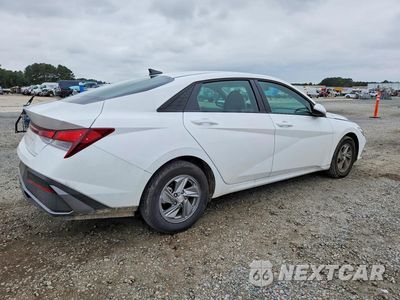 Trzecie zdjęcie samochodu z tyłu: 2026 HYUNDAI ELANTRA SE VIN:KMHLL4DG4TU201282 - miniatura