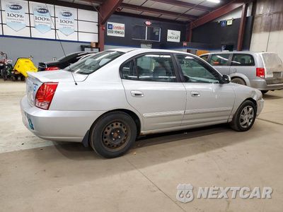 Trzecie zdjęcie samochodu z tyłu: 2004 HYUNDAI ELANTRA GLS VIN:KMHDN46DX4U755901 - miniatura