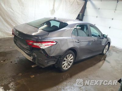 Trzecie zdjęcie samochodu z tyłu: 2020 TOYOTA CAMRY LE VIN:4T1C11AK5LU508067 - miniatura