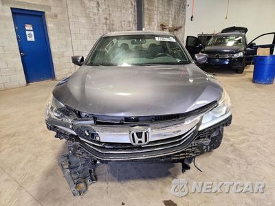 Piąte zdjęcie samochodu w środku: 2017 HONDA ACCORD SPORT VIN:1HGCR2F52HA092351 - miniatura