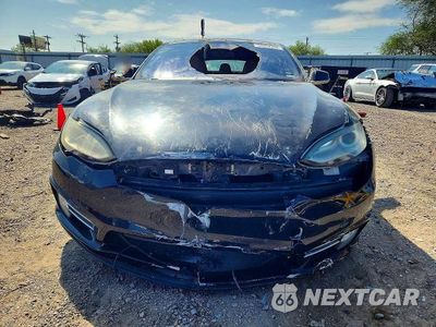 Piąte zdjęcie samochodu w środku: 2016 TESLA MODEL S VIN:5YJSA1E16GF129160 - miniatura