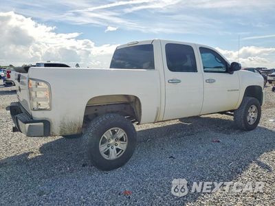 Trzecie zdjęcie samochodu z tyłu: 2011 CHEVROLET SILVERADO K1500 LT VIN:3GCPKSE35BG375453 - miniatura