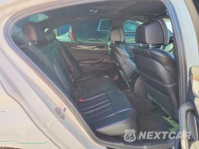 Zdjęcie 10 z 13 samochodu: 2018 BMW 540 XI VIN:WBAJE7C50JWD49485 - miniatura