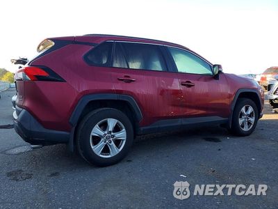 Trzecie zdjęcie samochodu z tyłu: 2019 TOYOTA RAV4 XLE VIN:JTMP1RFV8KD513379 - miniatura