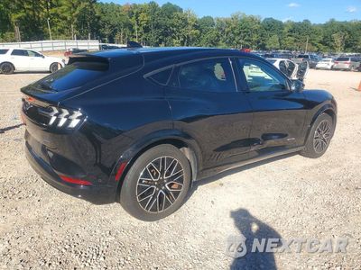 Trzecie zdjęcie samochodu z tyłu: 2024 FORD MUSTANG MACH-E PREMIUM VIN:3FMTK3R43RMA36415 - miniatura