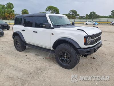 Czwarte zdjęcie samochodu z boku: 2024 FORD BRONCO WILDTRAK VIN:1FMEE2BP7RLB13996 - miniatura