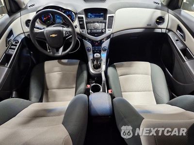 Zdjęcie 8 z 12 samochodu: 2012 CHEVROLET CRUZE LS VIN:1G1PD5SH1C7214938 - miniatura