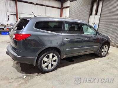 Trzecie zdjęcie samochodu z tyłu: 2011 CHEVROLET TRAVERSE LTZ VIN:1GNKVLED3BJ236248 - miniatura
