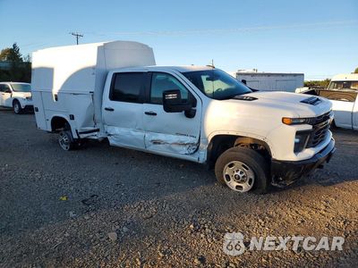 Czwarte zdjęcie samochodu z boku: 2024 CHEVROLET SILVERADO 2500 HD VIN:1GB1YLE79RF386615 - miniatura