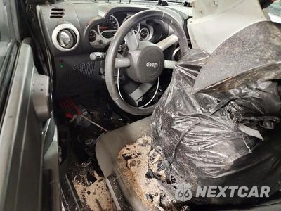 Zdjęcie 8 z 13 samochodu: 2010 JEEP WRANGLER UNLIMITED SAHARA VIN:1J4BA5H11AL147633 - miniatura