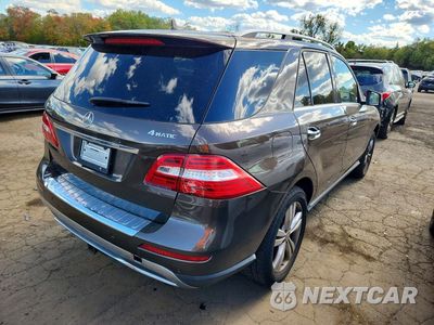 Trzecie zdjęcie samochodu z tyłu: 2015 MERCEDES-BENZ ML 350 4MATIC VIN:4JGDA5HB7FA549372 - miniatura