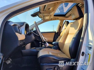 Zdjęcie 7 z 13 samochodu: 2017 TOYOTA RAV4 HV LIMITED VIN:JTMDJREV0HD110039 - miniatura
