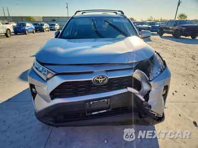 Piąte zdjęcie samochodu w środku: 2021 TOYOTA RAV4 XLE VIN:2T3W1RFV8MC164324 - miniatura