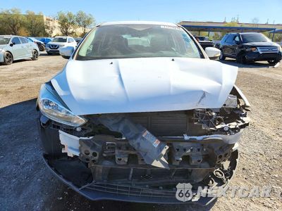 Piąte zdjęcie samochodu w środku: 2016 FORD FOCUS SE VIN:1FADP3K28GL268676 - miniatura