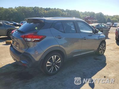 Trzecie zdjęcie samochodu z tyłu: 2019 NISSAN KICKS SR VIN:3N1CP5CU7KL515395 - miniatura