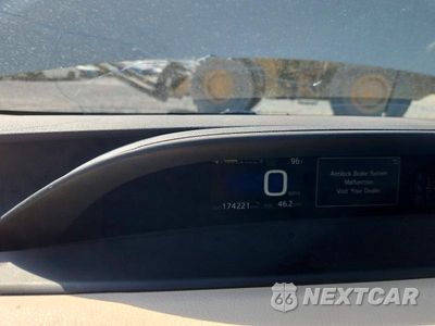 Zdjęcie 9 z 12 samochodu: 2016 TOYOTA PRIUS TWO VIN:JTDKBRFUXG3516084 - miniatura