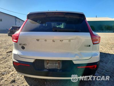 Zdjęcie 6 z 12 samochodu: 2022 VOLVO XC40 T5 MOMENTUM VIN:YV4162UK7N2715120 - miniatura