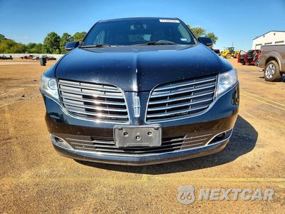Piąte zdjęcie samochodu w środku: 2017 LINCOLN MKT VIN:2LMHJ5NK9HBL00203 - miniatura