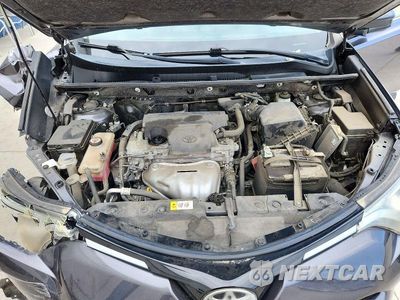 Zdjęcie 11 z 12 samochodu: 2017 TOYOTA RAV4 LE VIN:JTMBFREV7HJ156820 - miniatura