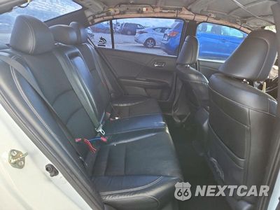 Zdjęcie 10 z 12 samochodu: 2016 HONDA ACCORD SPORT VIN:1HGCR2F64GA074845 - miniatura