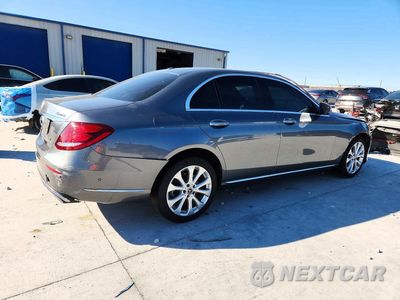 Trzecie zdjęcie samochodu z tyłu: 2019 MERCEDES-BENZ E 300 4MATIC VIN:WDDZF4KBXKA545914 - miniatura