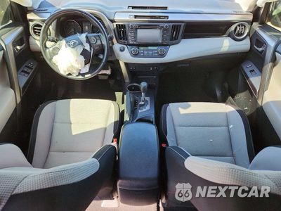Zdjęcie 8 z 13 samochodu: 2018 TOYOTA RAV4 XLE VIN:JTMWFREV9JJ186151 - miniatura