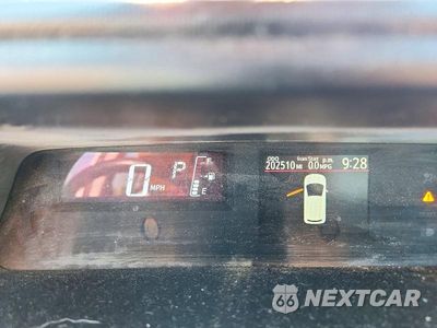 Zdjęcie 9 z 13 samochodu: 2016 TOYOTA PRIUS C ONE VIN:JTDKDTB33G1126055 - miniatura